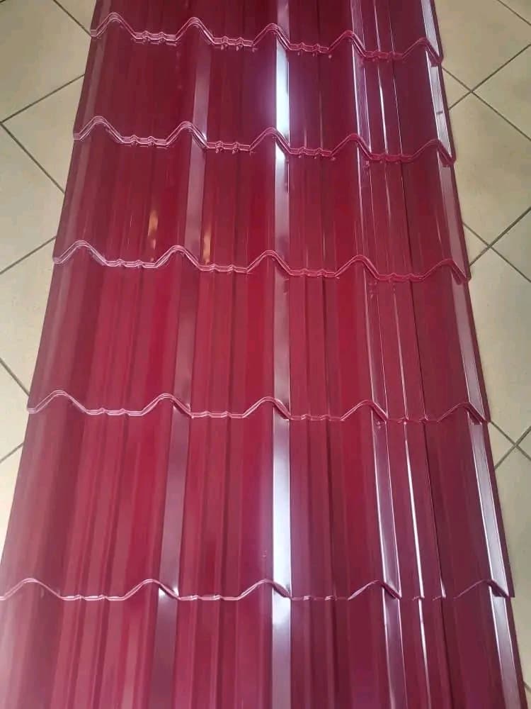 Warehouse with galvanized silver sheets